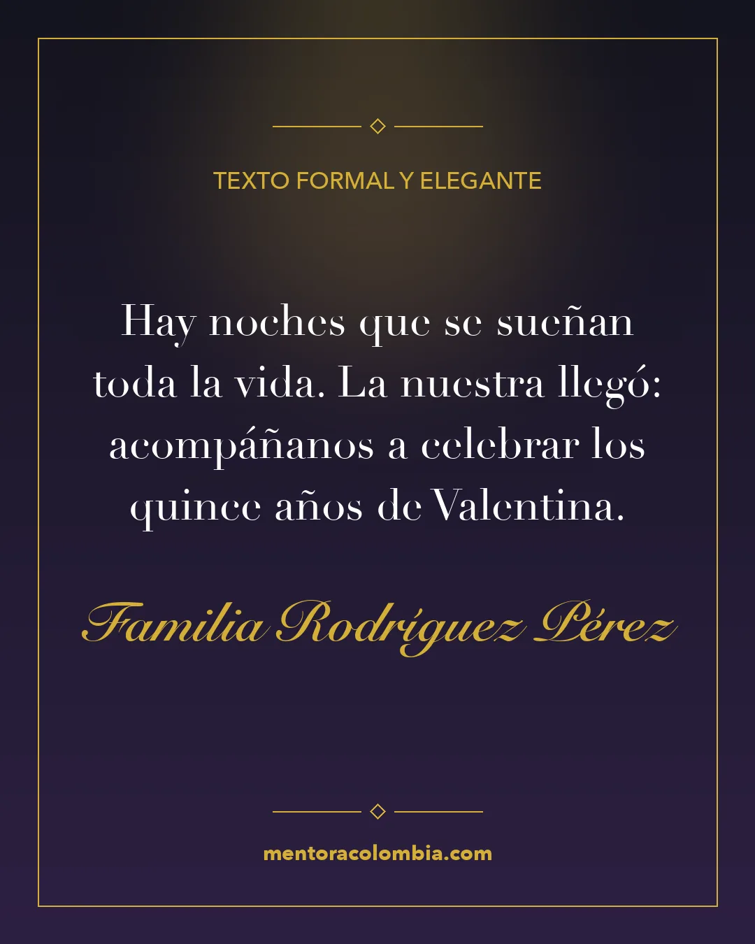 Texto formal para invitación de 15 años en tarjeta azul noche con letras doradas